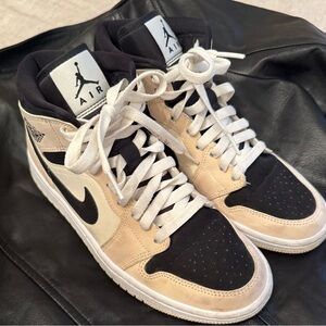 Nike Air Sneakers Black and Cream